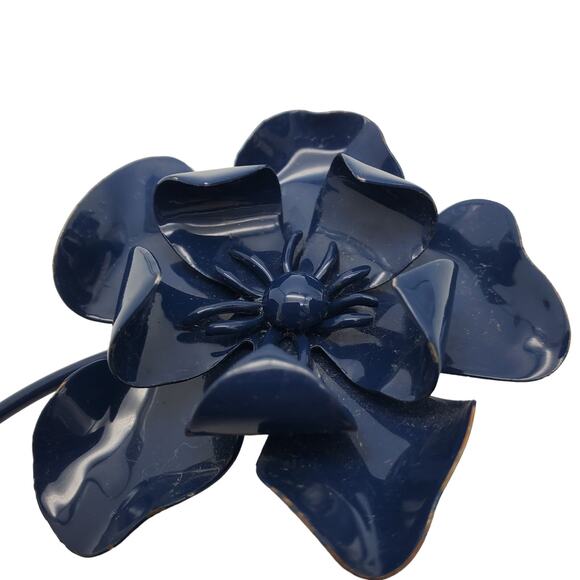 Navy Blue Flower Power Brooch Enamel Metal Pin Hippie Vintage 70s Large 3 1/2" - Picture 4 of 7